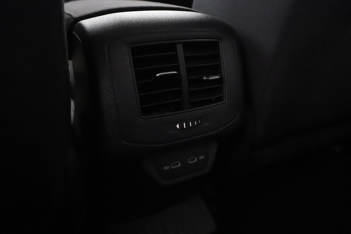 Volkswagen T-Roc 1.5 TSI EVO DSG7 — photo 13