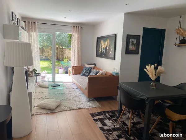 Appartement T4 de 80 m² avec jardin - Résidence avec piscine et tennis - Nîmes - Les trois piliers