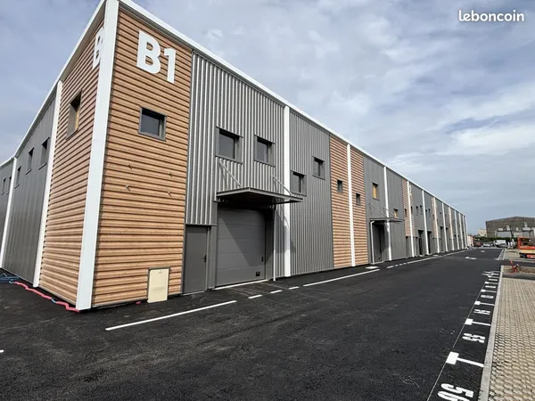 Local 150 m² Saint-Vincent-de-Tyrosse