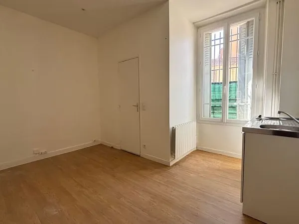 Studio 1 pièce 14 m²