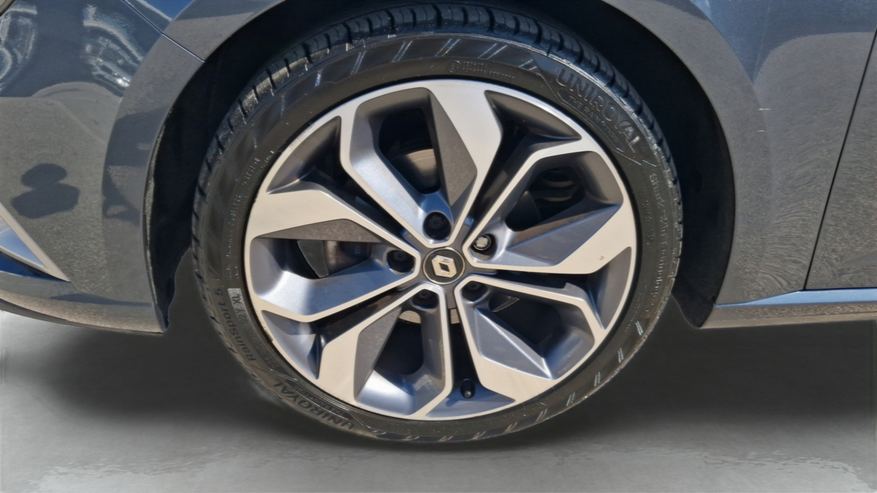 Renault Mégane IV Berline TCe 140 Energy EDC — photo 14