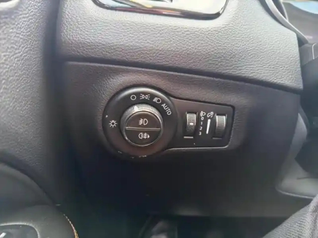 Jeep Compass 1.6 multijet ii 120ch limited 4x2 117g — photo 13