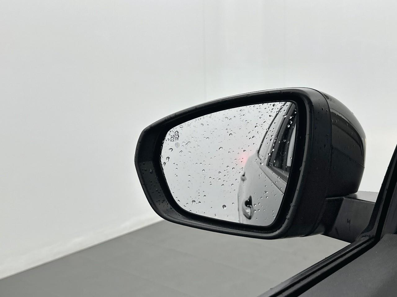 Peugeot 3008 hybrid 225 e-eat8 allure — photo 32
