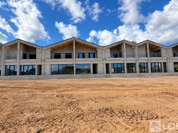 Local commercial 176 m²