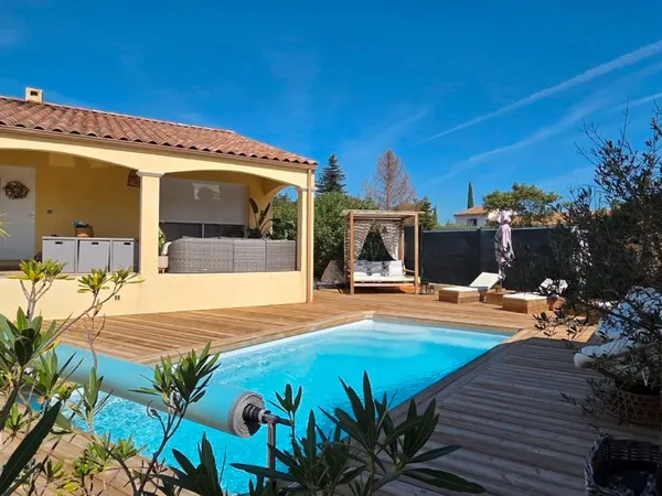 Maison 100 M2 avec Piscine et Dépendance