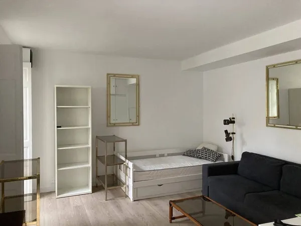 Studio 1 pièce 27 m²
