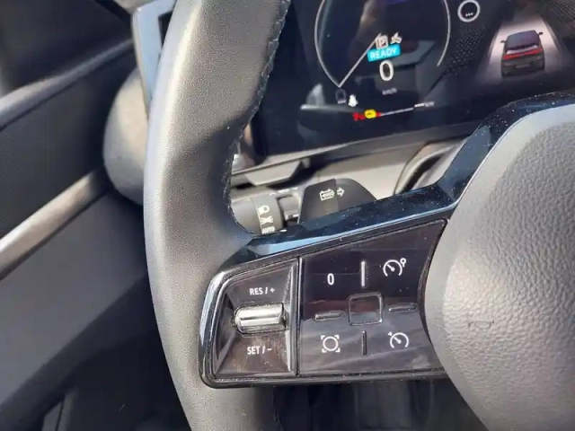 Renault Megane e-tech ev40 130ch standard charge — photo 21