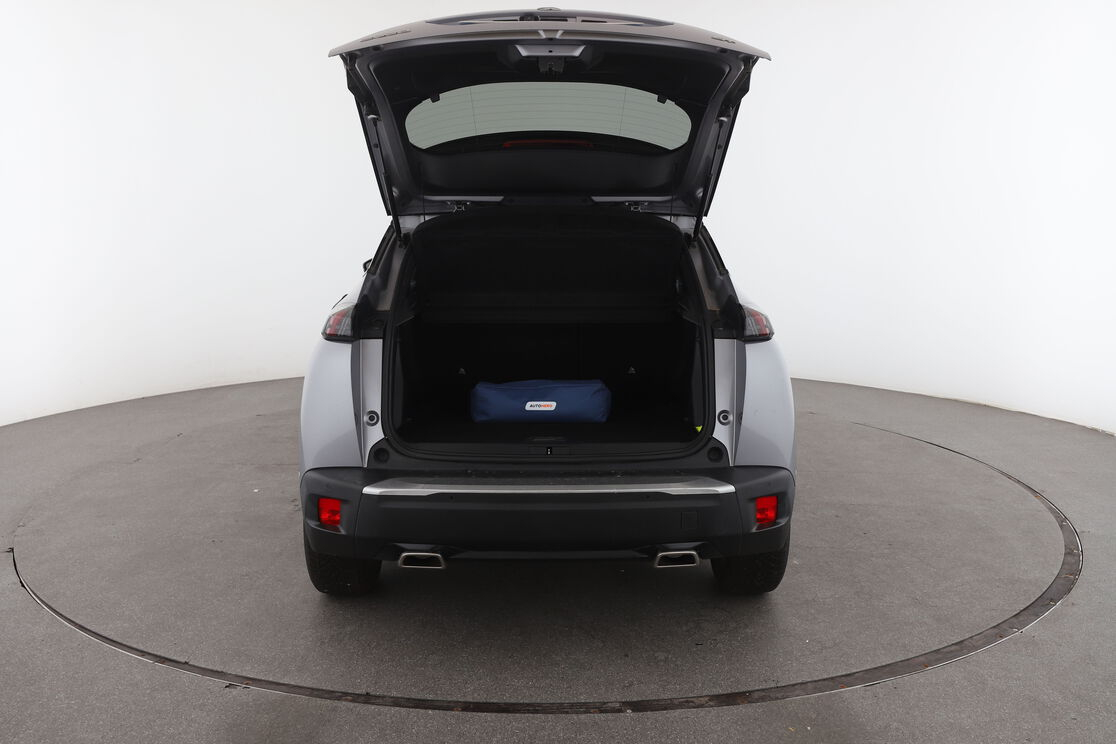 Peugeot 2008 1.2 PureTech GT EAT8 — photo 15