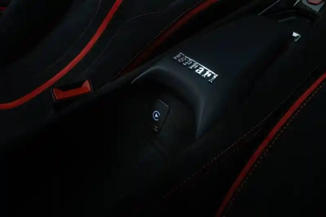 Ferrari F8 tributo 3.9  v8 biturbo 720ch — photo 53