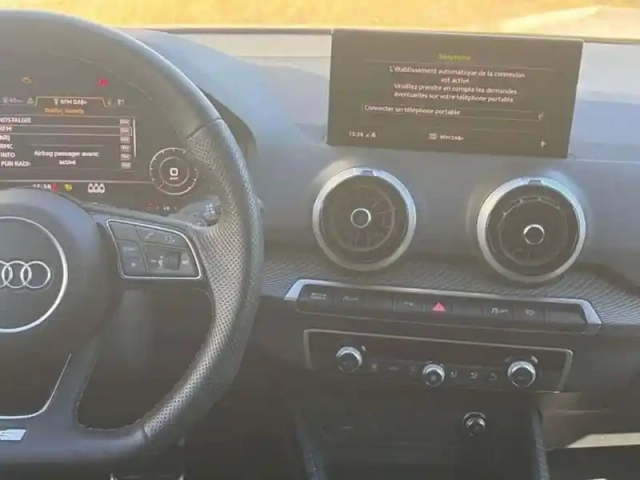 Audi Q2 35 tfsi 150 s tronic 7 s line plus — photo 10