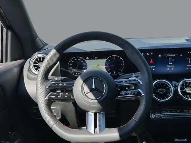 Mercedes Gla 200 d amg line — photo 14