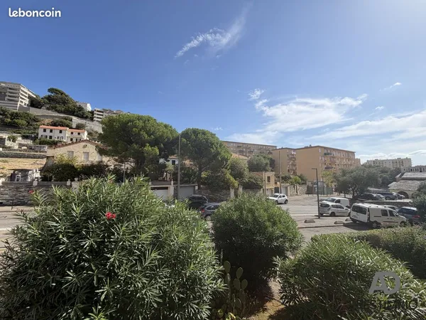 Studio 1 pièce 24 m²