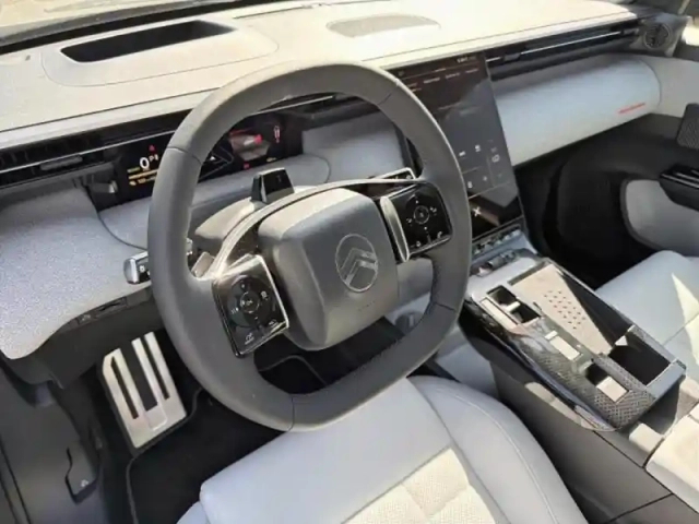 Citroën C5 Aircross electrique 210ch 78kwh autonomie confort max — photo 13