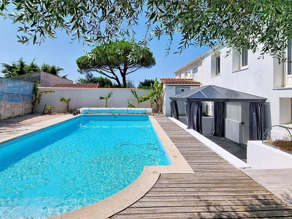 Secteur recherché - Maison familiale avec garage 35m2 - Piscine - Jardin exposé sud
