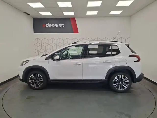 Peugeot 2008 1.2 puretech 110ch s&amp;s bvm5 — photo 7