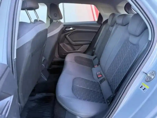 Audi A1 allstreet 30 tfsi 110ch advanced s tronic 7 — photo 10