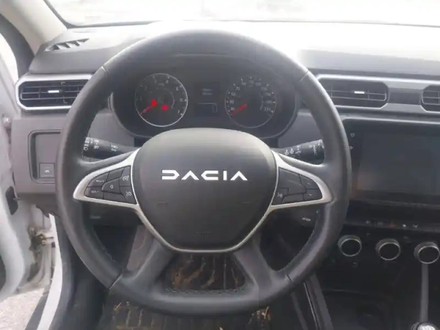 Dacia Duster eco-g 100 4x2 — photo 11