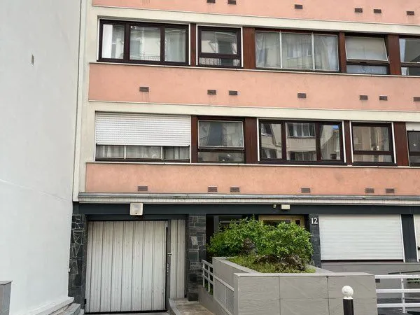 Parking location Paris 12