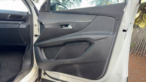 Peugeot 5008 1.5 BlueHDi 130 EAT8 - Allure – 2020 – 120169 km – Diesel – Boîte Automatique — photo 27