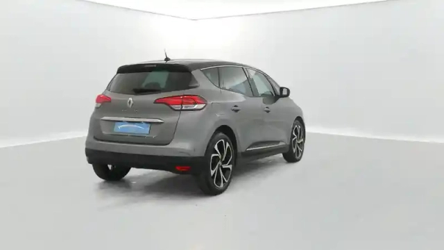 Renault Scenic blue dci 150 — photo 14