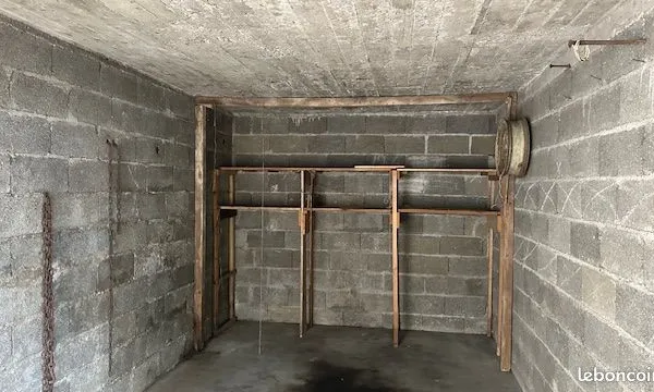 Lour garage fermé