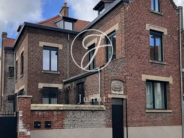 Maison 8 pièces 292 m²