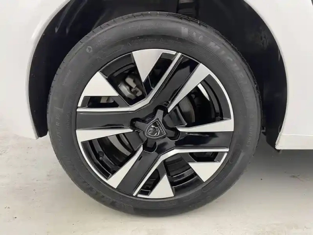 Peugeot 208 puretech 100 s&amp;s eat8 — photo 19