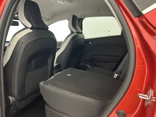 Renault Captur e-tech 145 - 21 — photo 30