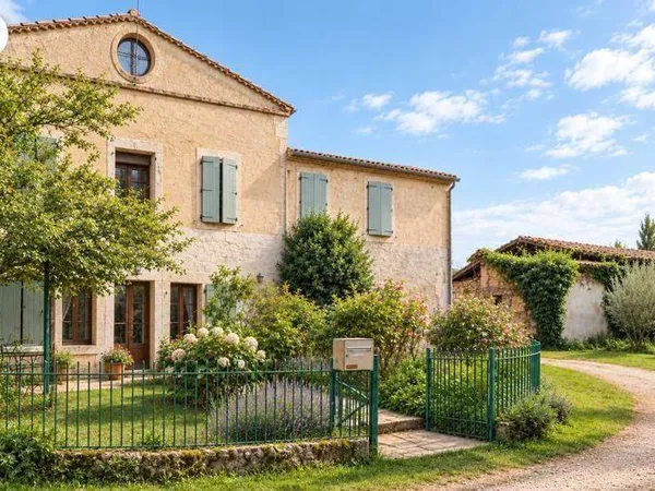 Maison 8 pièces 201 m²