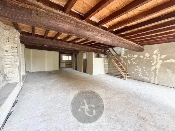 Maison avec garages à Castelnaudary avec vue Pyrénées et montagne noire
