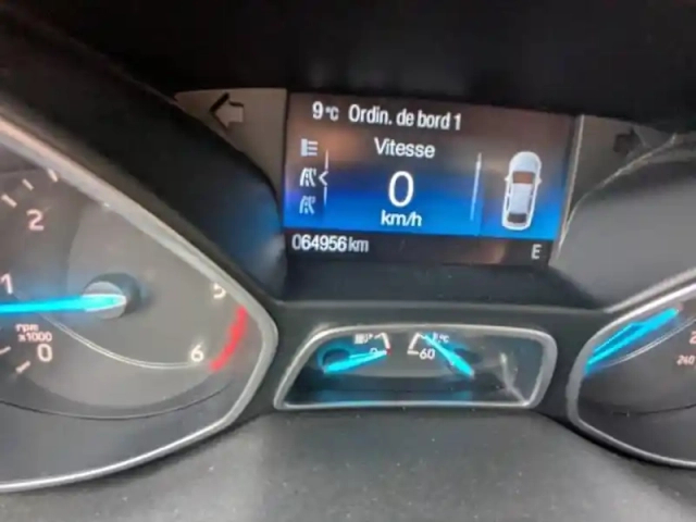 Ford Kuga 2.0 tdci 150ch stop&amp;start vignale 4x2 euro6.2 — photo 16