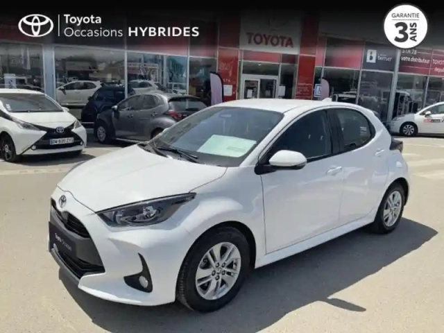 Toyota Yaris 116h dynamic business 5p mc24
