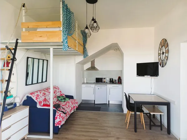 Studio avec terrasse sur la corniche