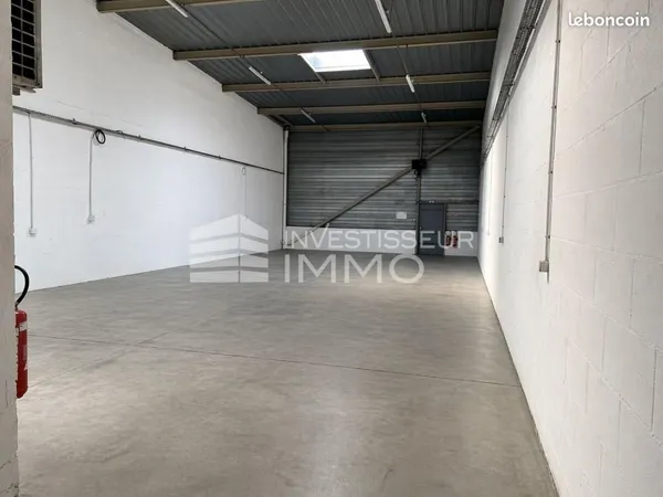 Local d'activité 279 m²