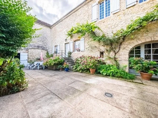 Maison et villa de prestige Vente Pesmes 8p 240m² 299000€