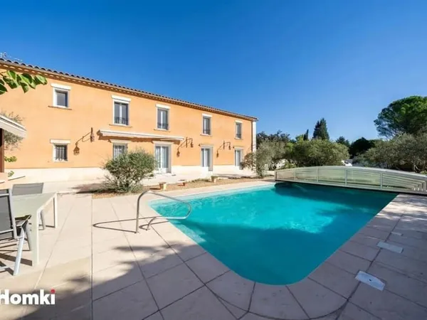Maison/Villa T9 de 290 m² à Rochefort-du-Gard 30650
