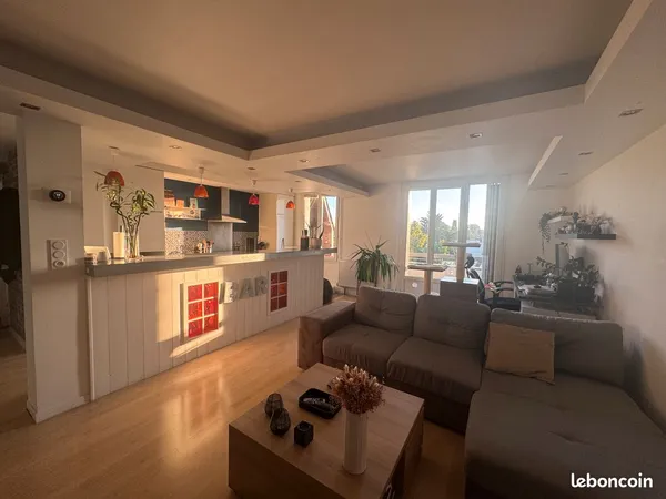 Nantes Haluchère — Bel appartement T2 (54 m²) très lumineux avec balcon et garage