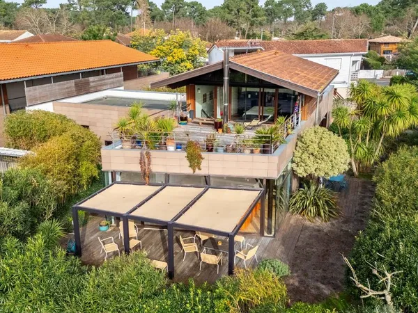 Maison individuelle 7 pièces 222 m²