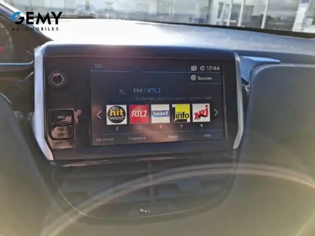 Peugeot 2008 puretech 130ch s&amp;s bvm6 — photo 13