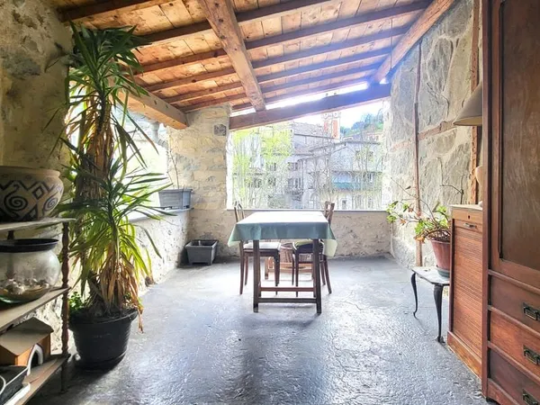 Appartement 94m2 - terrasse - proximité parking - gros poten