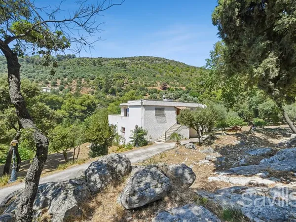 Maison de campagne avec belles opportunités de rénovation