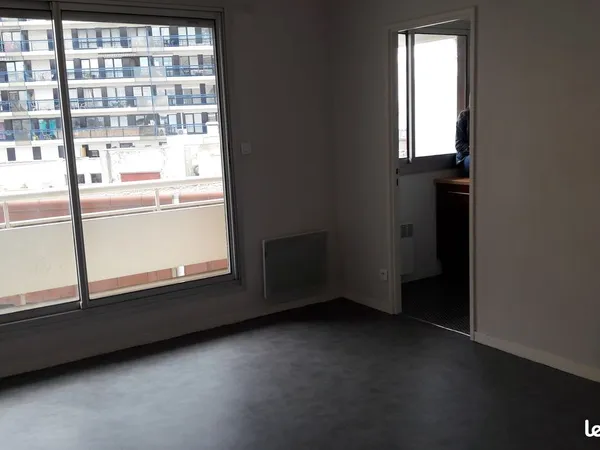 Studio F1 bis 27 m² + balcon - Nancy centre, à deux pas de la gare