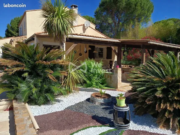 Villa 8 pièces 210 m²