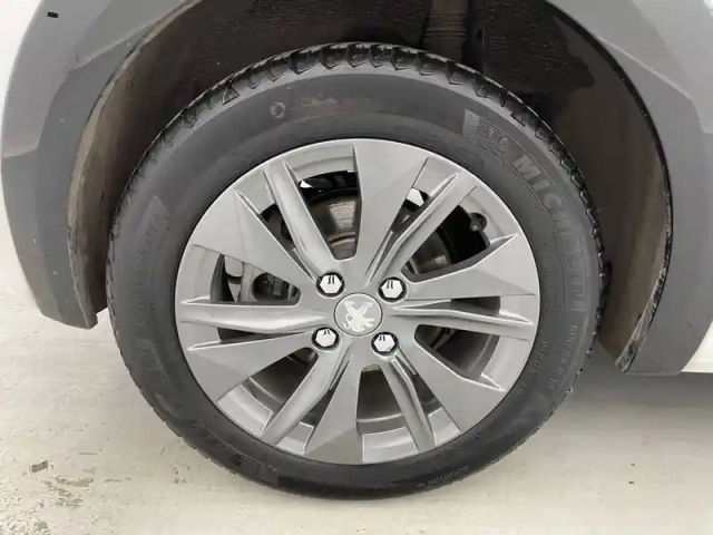 Peugeot 208 electrique 50 kwh 136ch — photo 51
