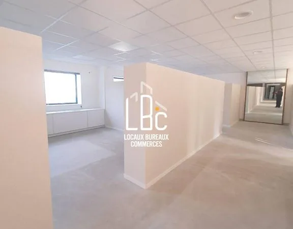 Bureaux 299 m²