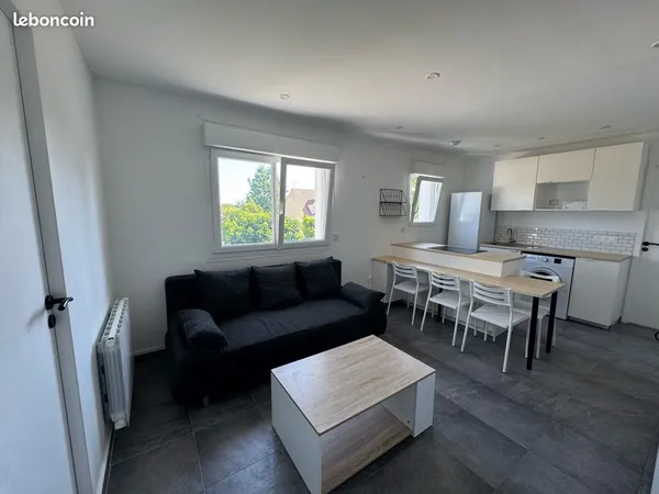 SAINT-GERMAIN-LÈS-ARPAJON - F2/3 42m2 - Proche RN20 et toutes commodités