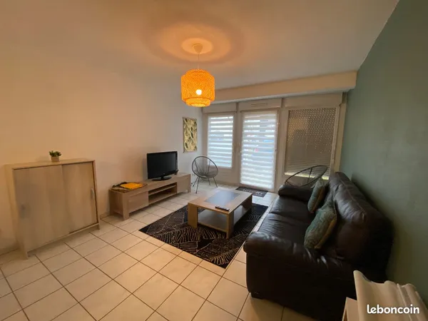 T2 meublé 47 m² - L'Houmeau - parking sécurisé - rez de jardin - 713 CC
