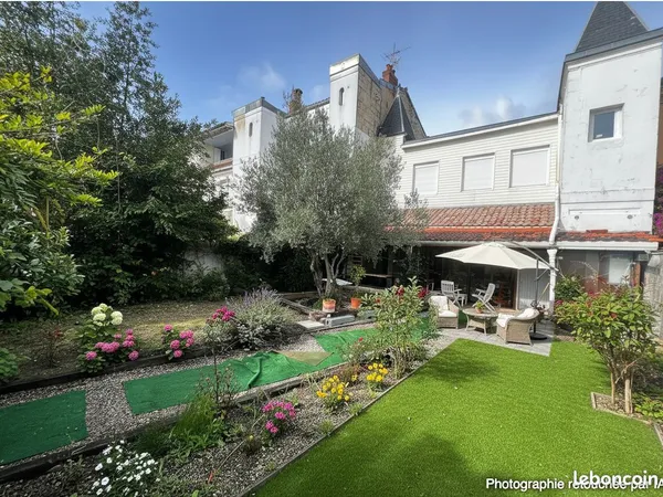 Maison 8 pièces 200 m²