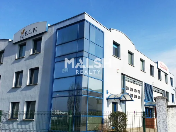Local professionnel 102 m²