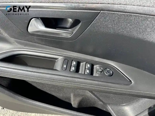 Peugeot 3008 hybrid 225 e-eat8 — photo 12